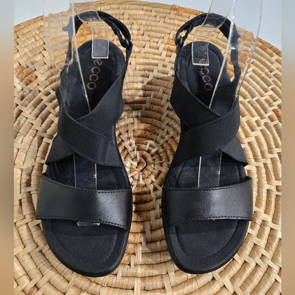 Ecco Black Strappy Leather & Elastic Sandals